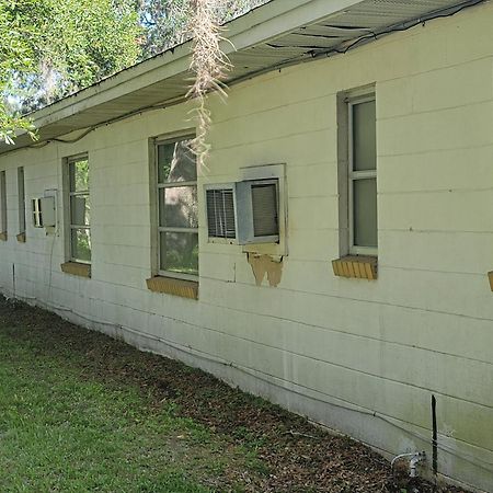 Cindy'S Motel & Rv Park Mayo Exterior photo