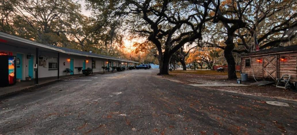 Cindy'S Motel & Rv Park Mayo Exterior photo
